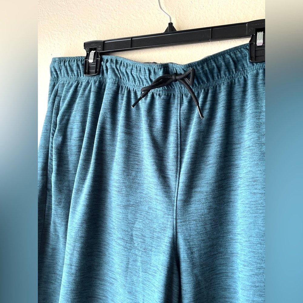 Old Navy Men's Athletic Shorts - Blue - Picture 3 of 5